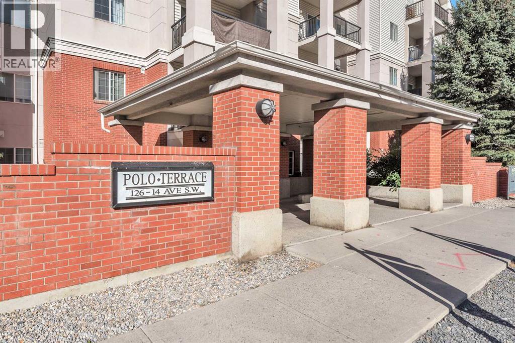 Apartment for Sale in 208, 126 14 Avenue SW|Calgary, Alberta T2R0L9 2
