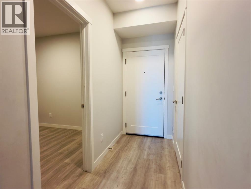 Apartment for Sale in 404, 200 Shawnee Square SW|Calgary, Alberta T2T0T7 3