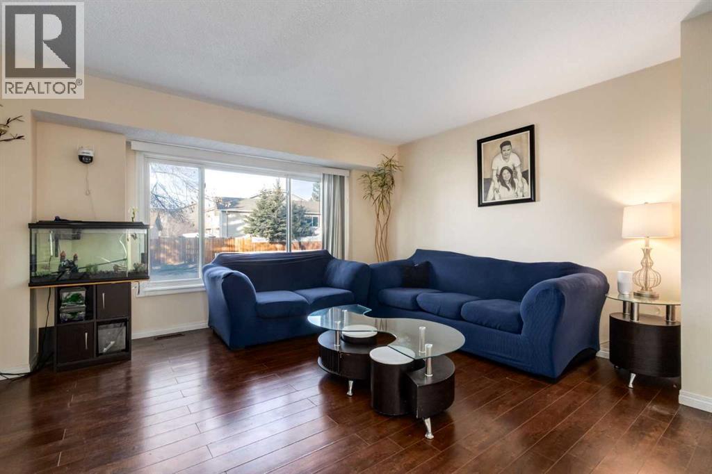 House for Sale in 150 Martinbrook Road NE|Calgary, Alberta T3J3E3 3