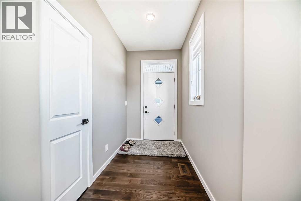 Row / Townhouse for Sale in 241 Lucas Avenue NW|Calgary, Alberta T3P1S3 5