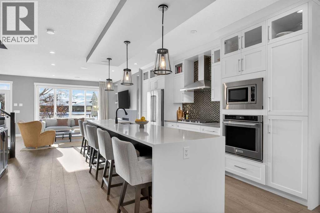 Duplex for Sale in 4909 21 Avenue NW|Calgary, Alberta T3B0X1 4