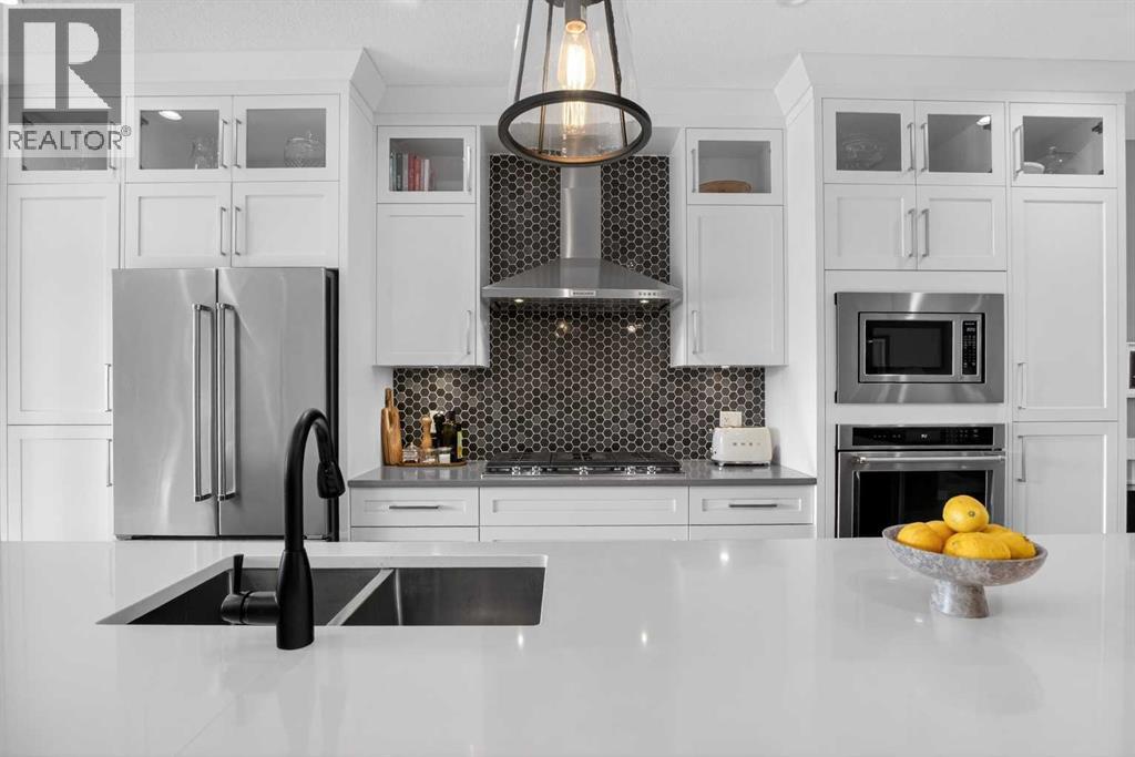 Duplex for Sale in 4909 21 Avenue NW|Calgary, Alberta T3B0X1 5