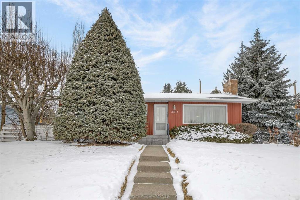House for Sale in 8011 5 Street SW|Calgary, Alberta T2V5K5 2