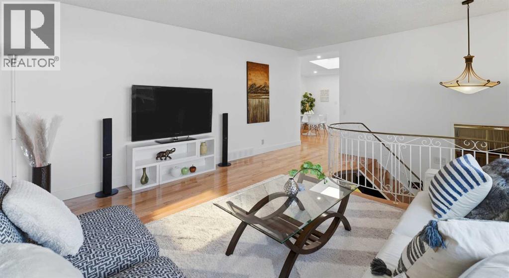 House for Sale in 5212 33 Street NW|Calgary, Alberta T2L1V4 5