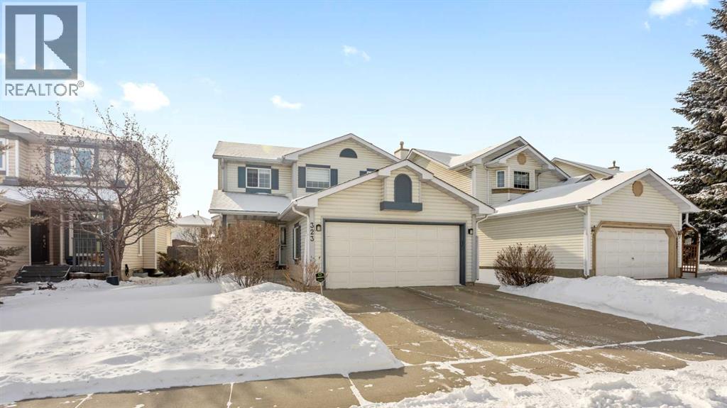 House for Sale in 323 Mt Cornwall Circle SE|Calgary, Alberta T2Z2J7 3
