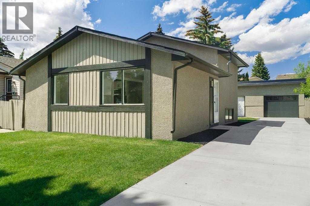 House for Sale in 6420 26 Avenue NE|Calgary, Alberta T1Y3V1 2