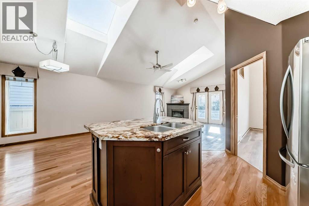 House for Sale in 110 Somerglen Road SW|Calgary, Alberta T2Y3S3 4