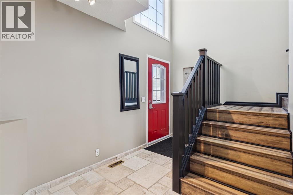 House for Sale in 40 Shannon Gardens SW|Calgary, Alberta T2Y4L7 5