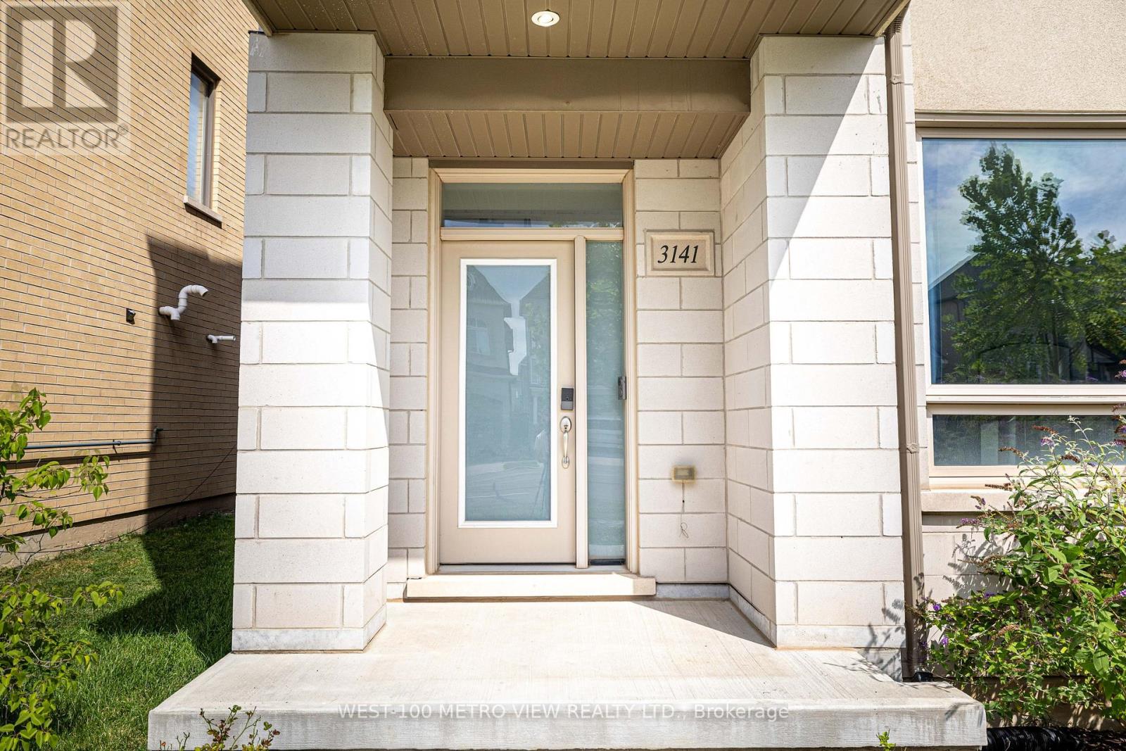 Row / Townhouse for Sale in 3141 ERNEST APPELBE BOULEVARD|Oakville (GO Glenorchy), Ontario L6H0N8 2