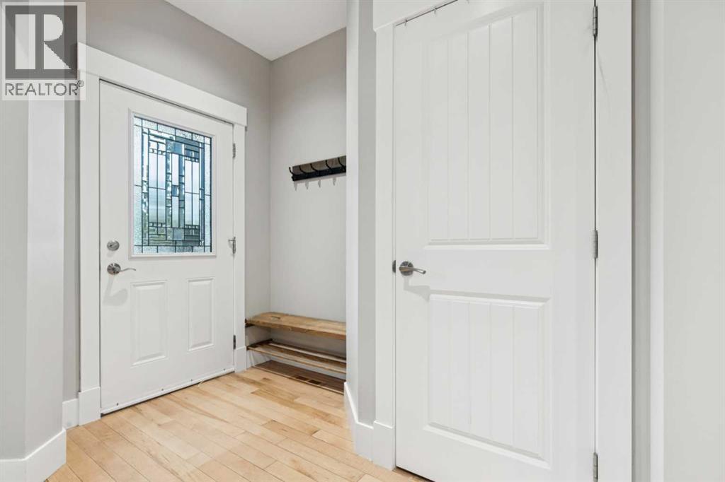 Duplex for Sale in 4509 19 Avenue NW|Calgary, Alberta T3B0S1 2