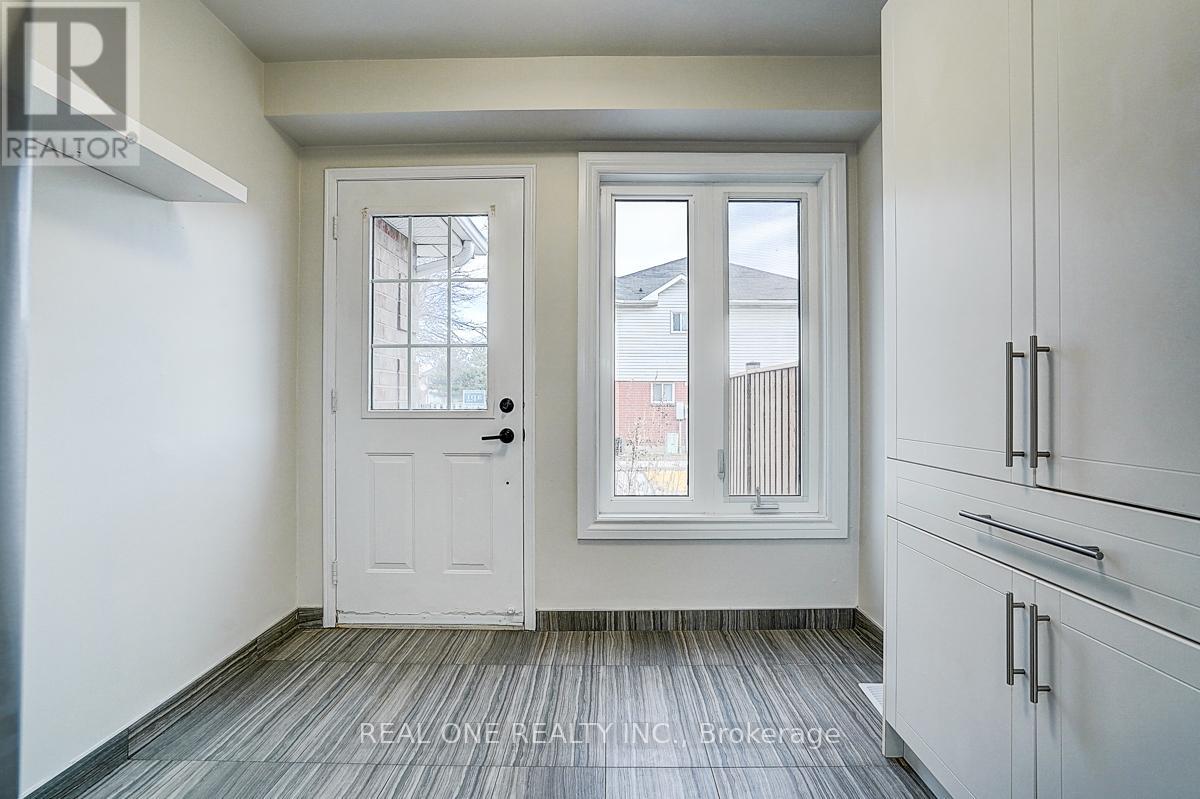 Row / Townhouse for Sale in 21 - 1485 TORRINGTON DRIVE|Mississauga (East Credit), Ontario L5V1Y3 3