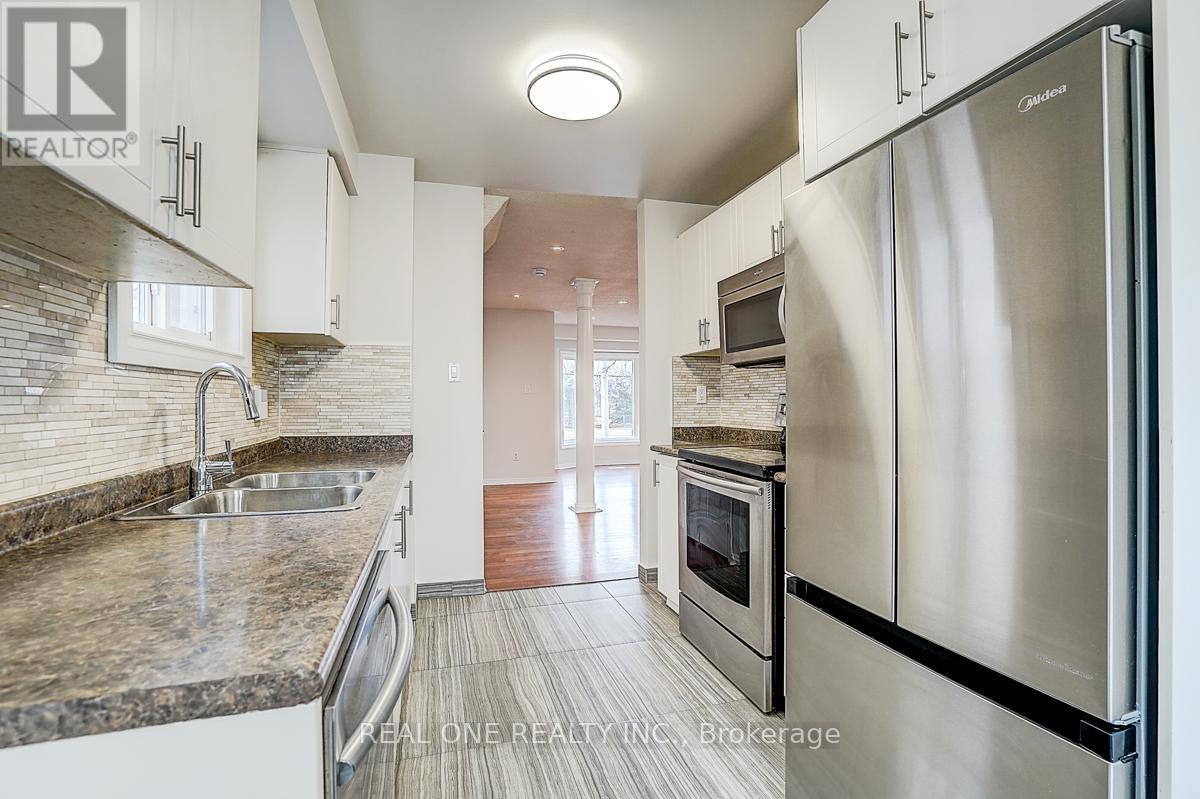 Row / Townhouse for Sale in 21 - 1485 TORRINGTON DRIVE|Mississauga (East Credit), Ontario L5V1Y3 5