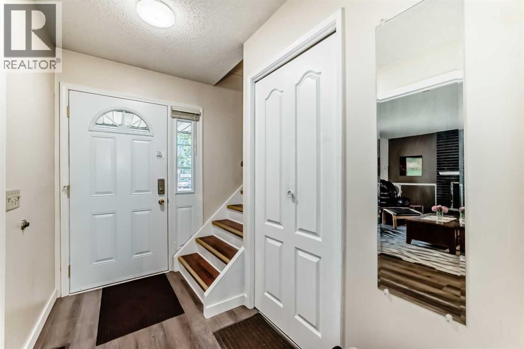 House for Sale in 15 Whitewood Bay NE|Calgary, Alberta T1Y3N3 4