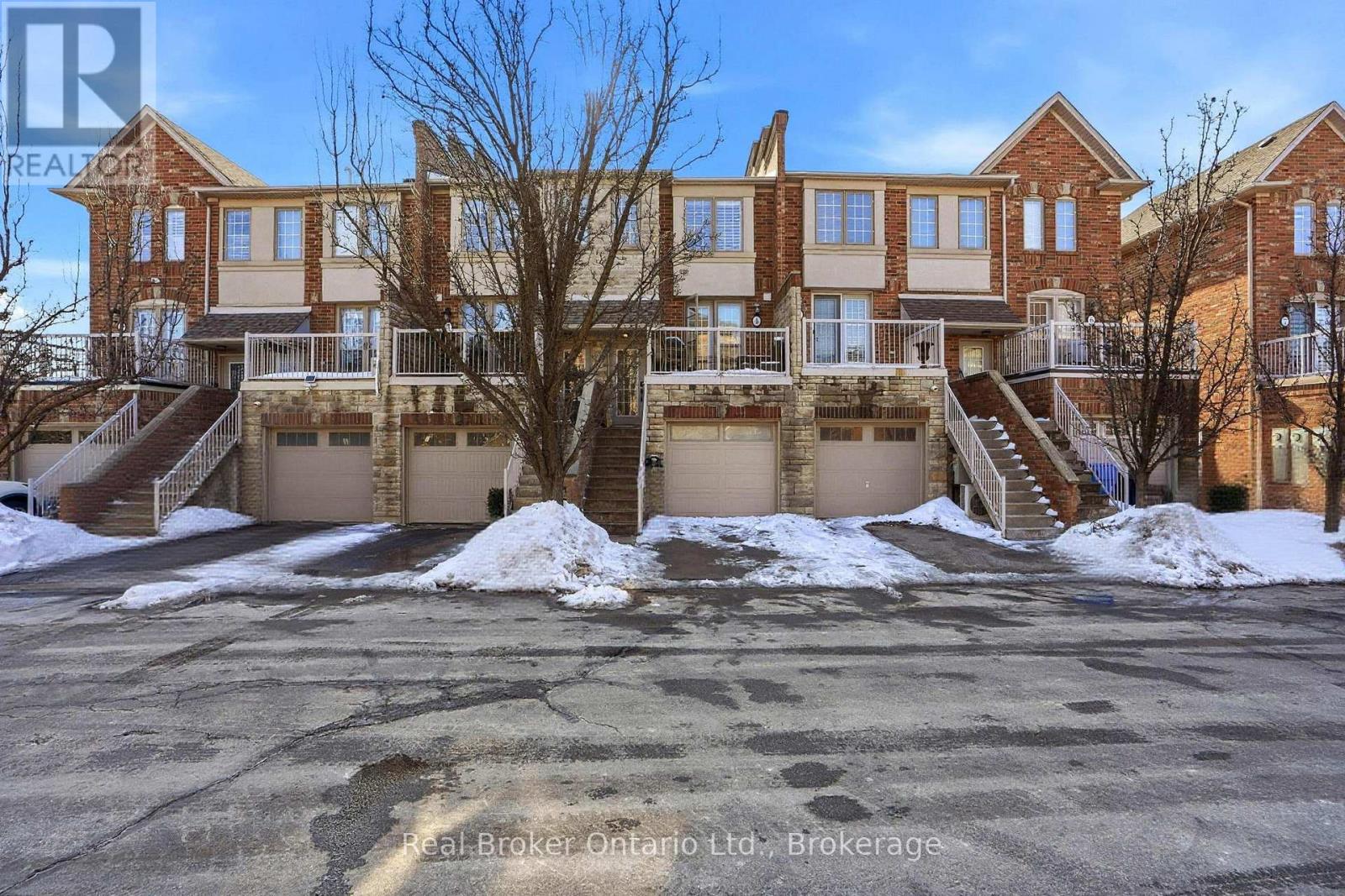 Row / Townhouse for Sale in 4 - 435 ENGLISH ROSE LANE|Oakville (WC Wedgewood Creek), Ontario L6H7S9