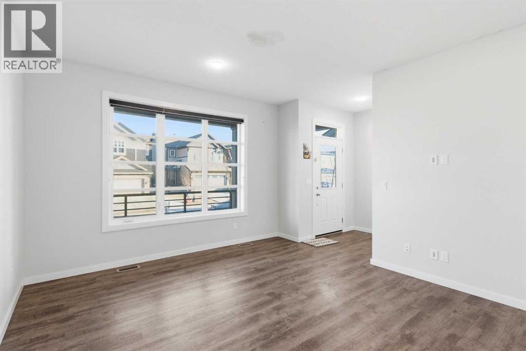 House for Sale in 61 Savanna Link NE|Calgary, Alberta T3J2H3 4