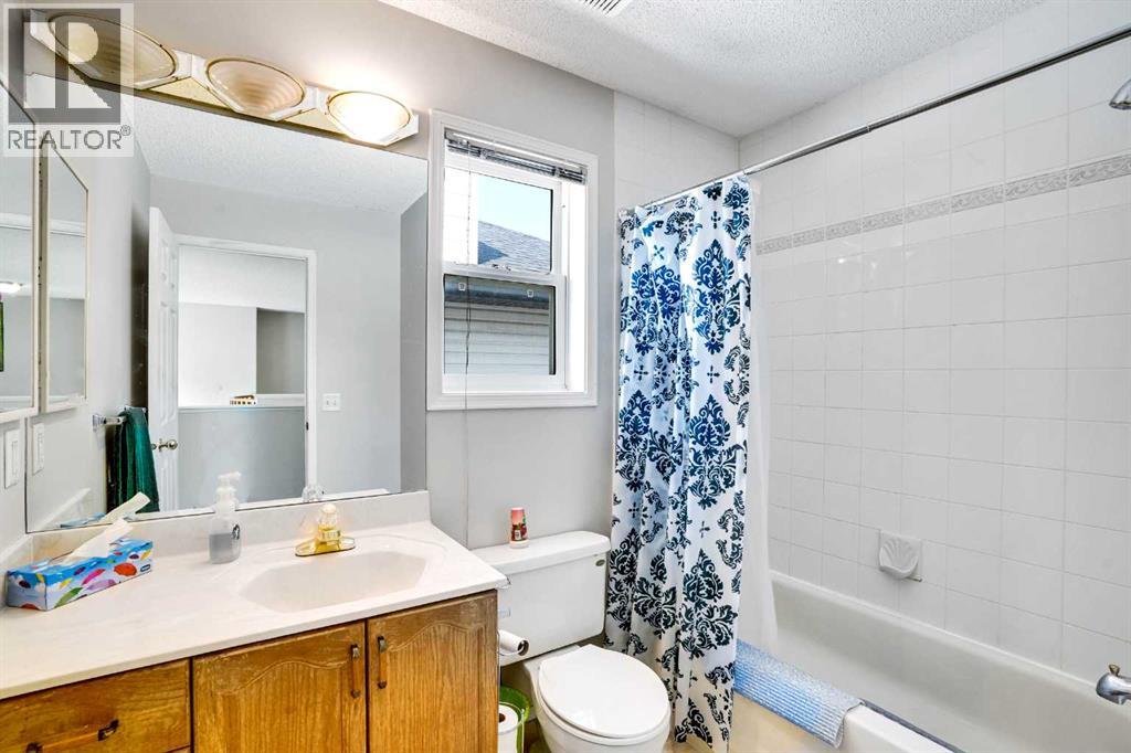 House for Sale in 69 Coral Springs Park NE|Calgary, Alberta t3j3y3 2