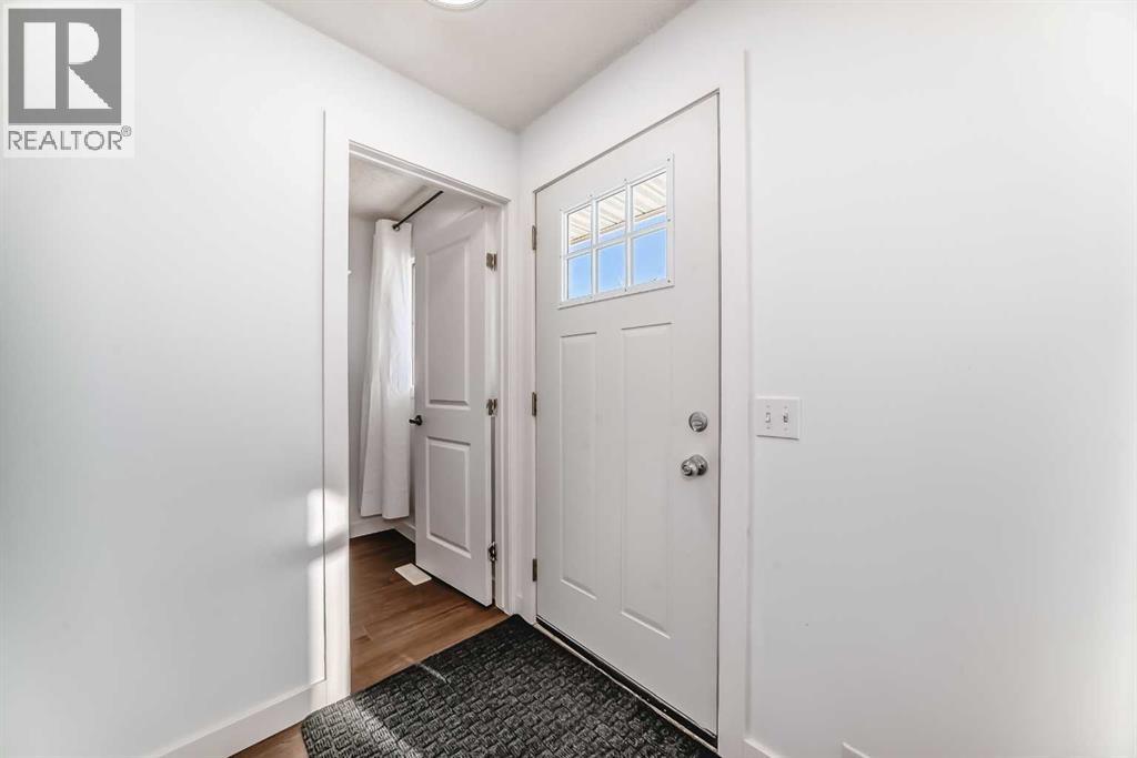 House for Sale in 60 Erin Mount Crescent SE|Calgary, Alberta T2B2S3 4