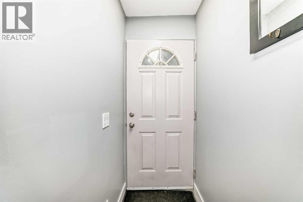 Row / Townhouse for Sale in 33, 3800 Fonda Way SE|Calgary, Alberta T2A6G8 3