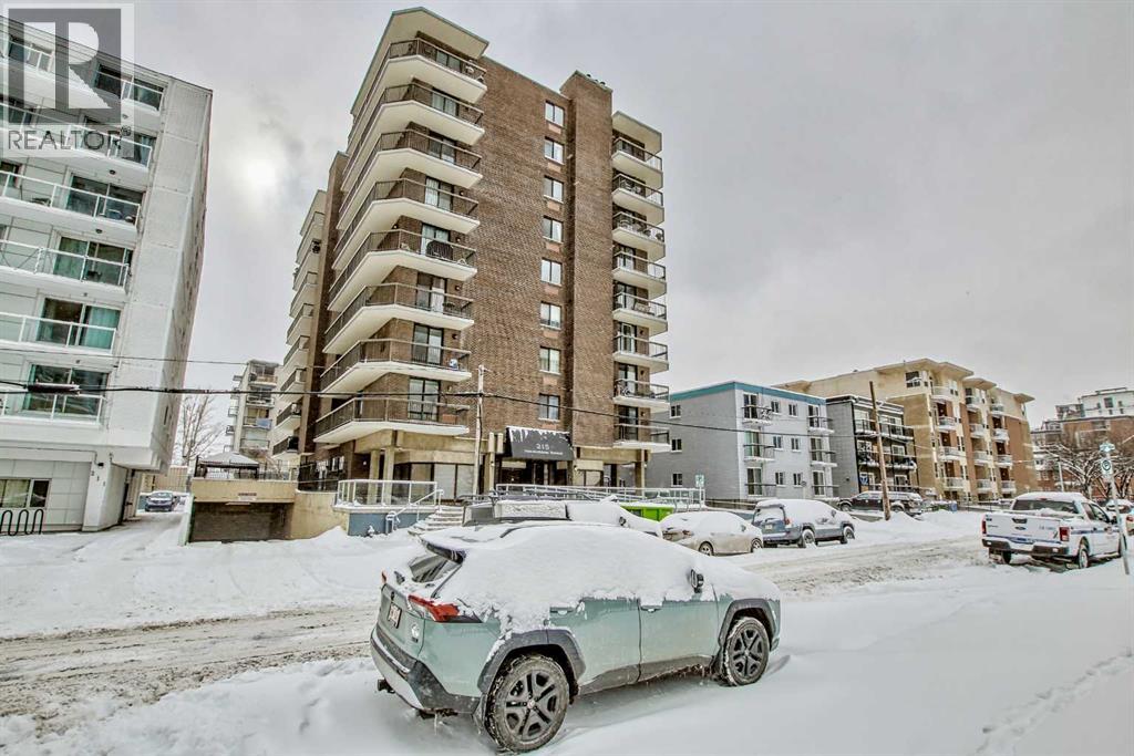 Apartment for Sale in 203, 215 14 Avenue SW|Calgary, Alberta T2R0M2 2