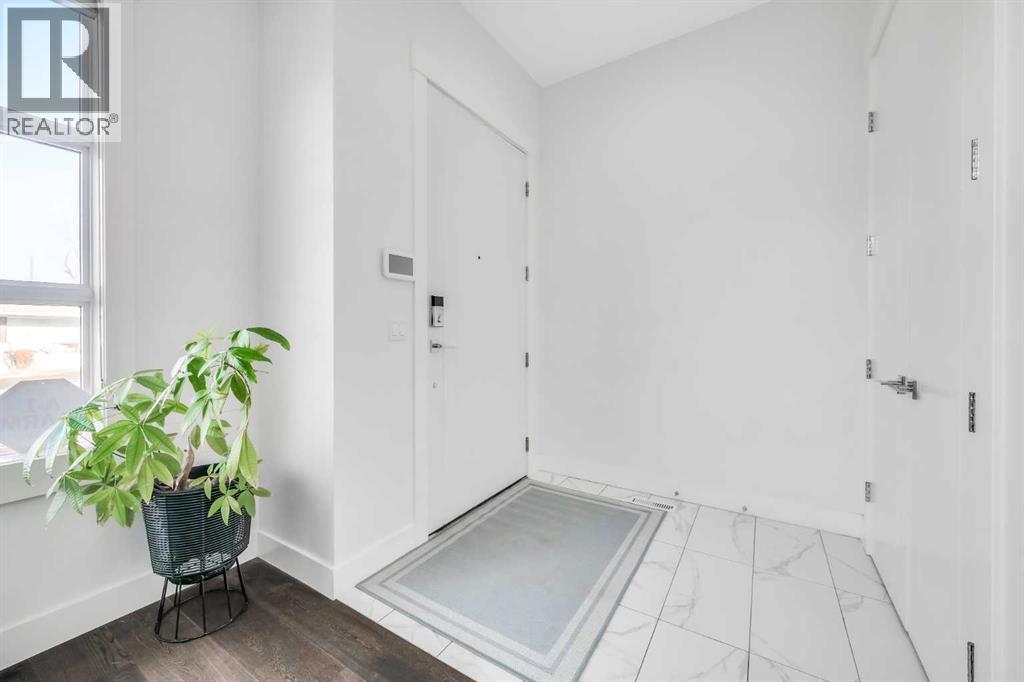 House for Sale in 2415 25 Avenue NW|Calgary, Alberta T2M2C6 2