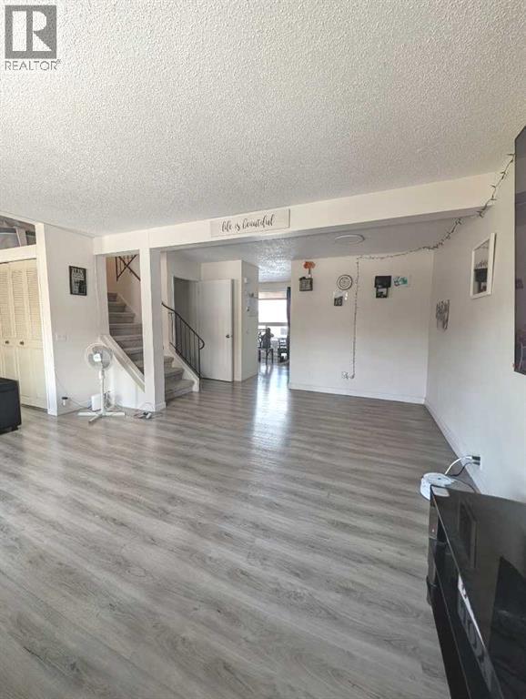 House for Sale in 272 Abinger Crescent NE|Calgary, Alberta T2A6L3 4