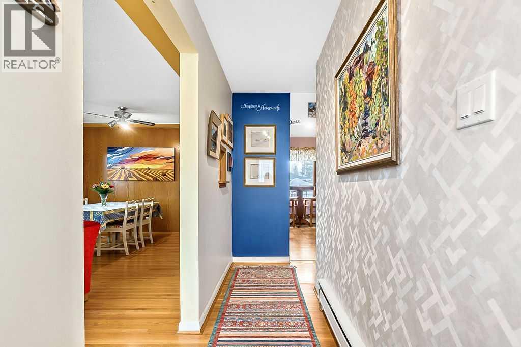 House for Sale in 623 75 Avenue SW|Calgary, Alberta T2V0S4 3