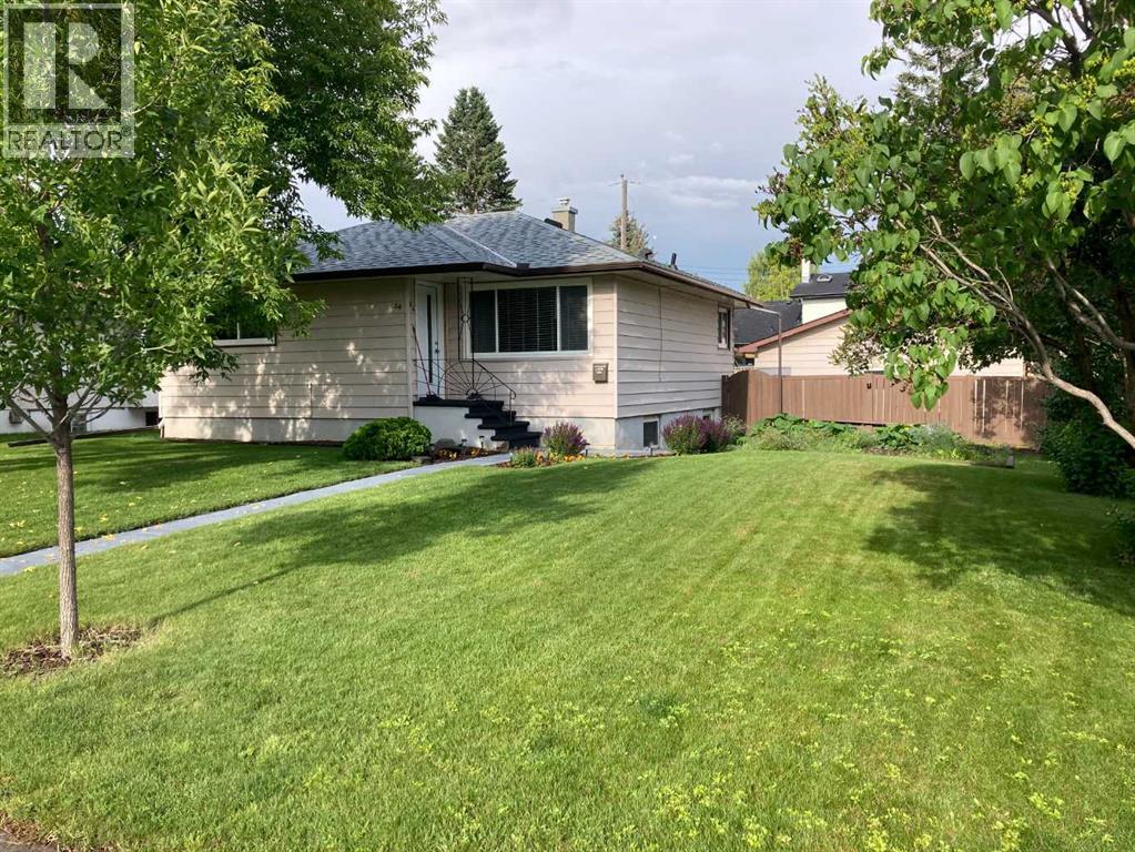 House for Sale in 84 Waterloo Drive SW|Calgary, Alberta T3C3G1 2