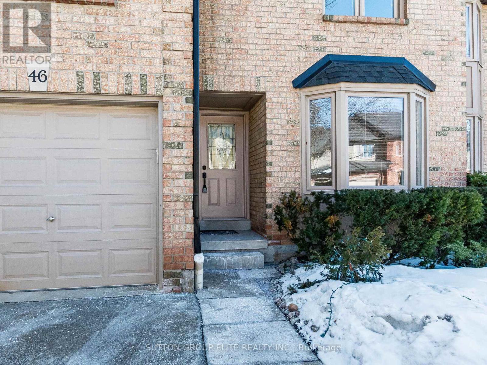 Row / Townhouse for Sale in 46 - 4635 REGENTS TERRACE|Mississauga (Hurontario), Ontario L5R1X3 2