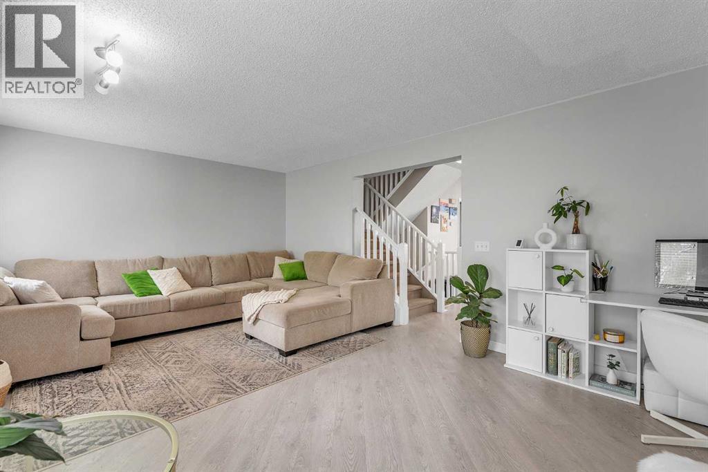 Row / Townhouse for Sale in 311 Citadel Terrace NW|Calgary, Alberta T3G3X3 5