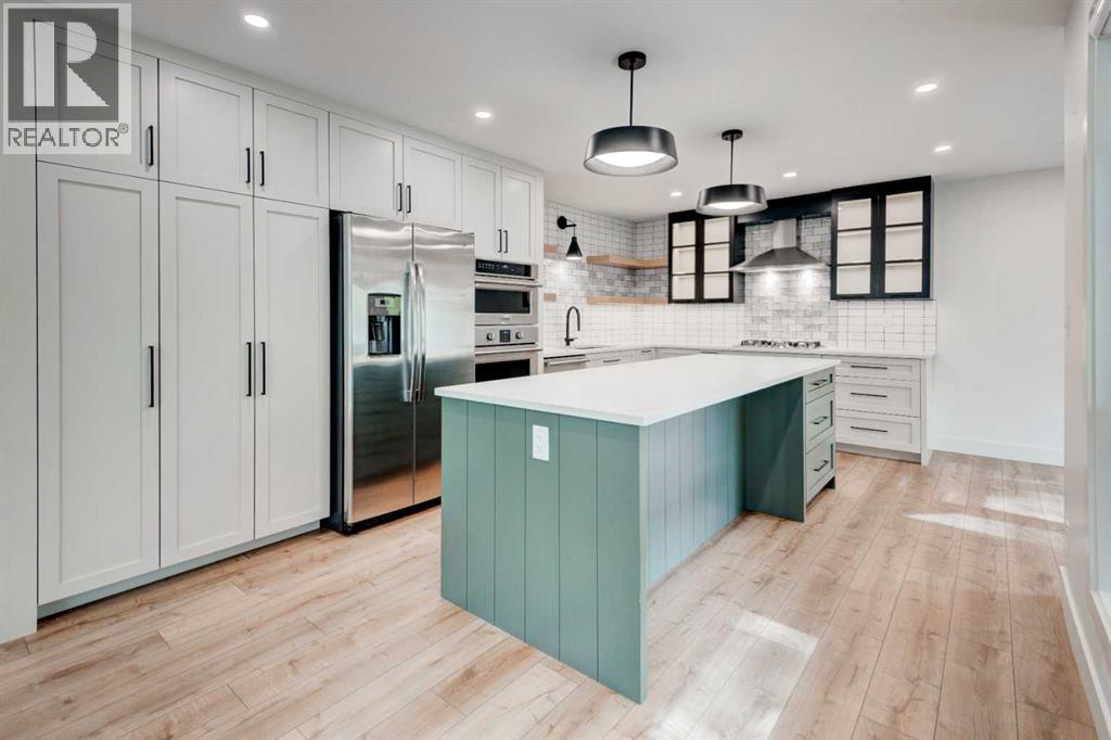 Duplex for Sale in 17 Millrise Lane SW|Calgary, Alberta T2Y2C3 3