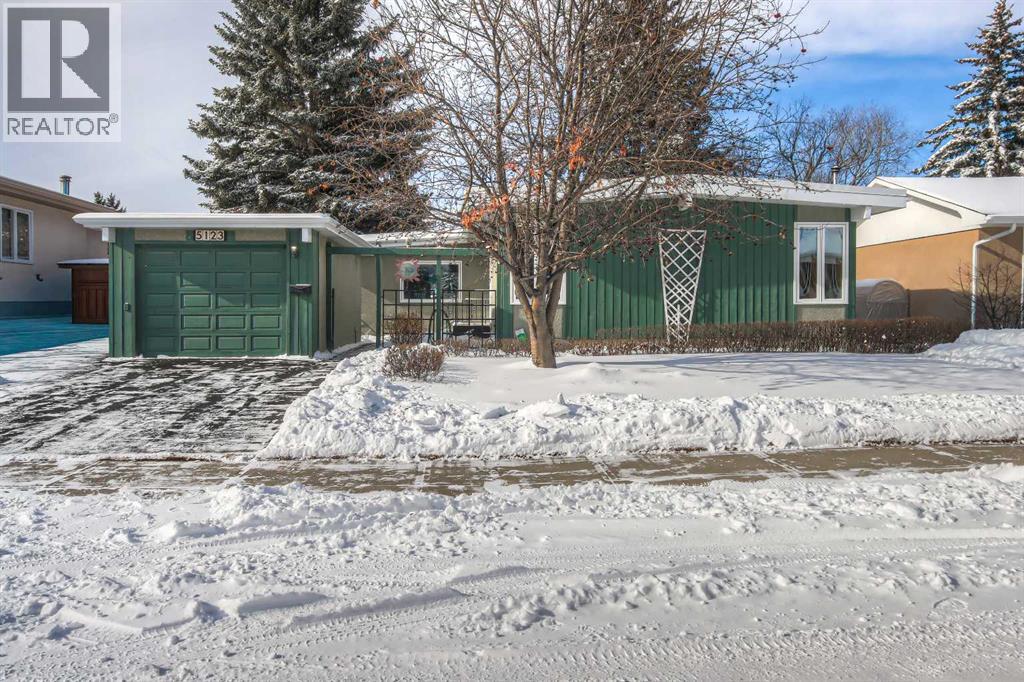 House for Sale in 5123 Viceroy Drive NW|Calgary, Alberta T3A0V2 2