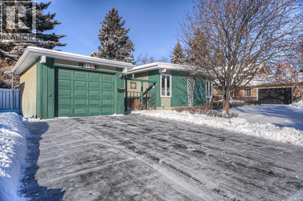 House for Sale in 5123 Viceroy Drive NW|Calgary, Alberta T3A0V2 3