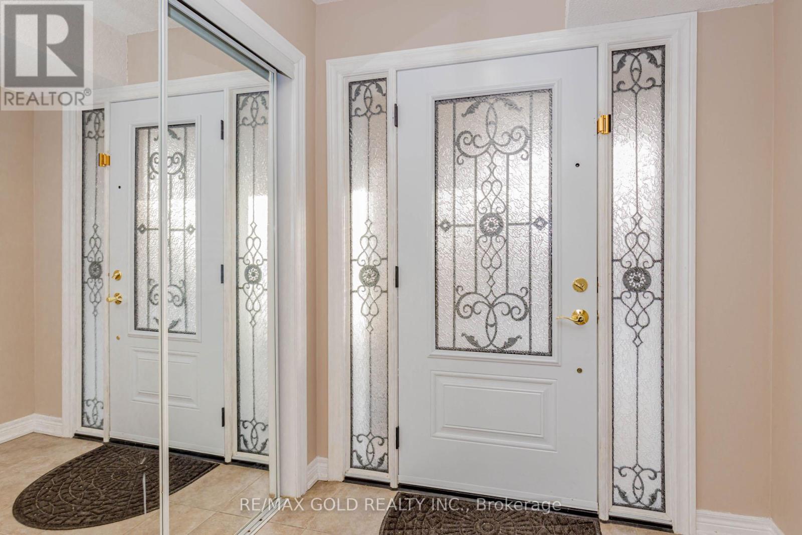 Row / Townhouse for Sale in 6 OCTOBER PLACE|Brampton (Bram West), Ontario L6Y0R6 2