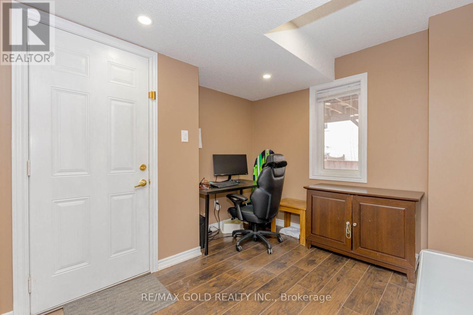 Row / Townhouse for Sale in 6 OCTOBER PLACE|Brampton (Bram West), Ontario L6Y0R6 5