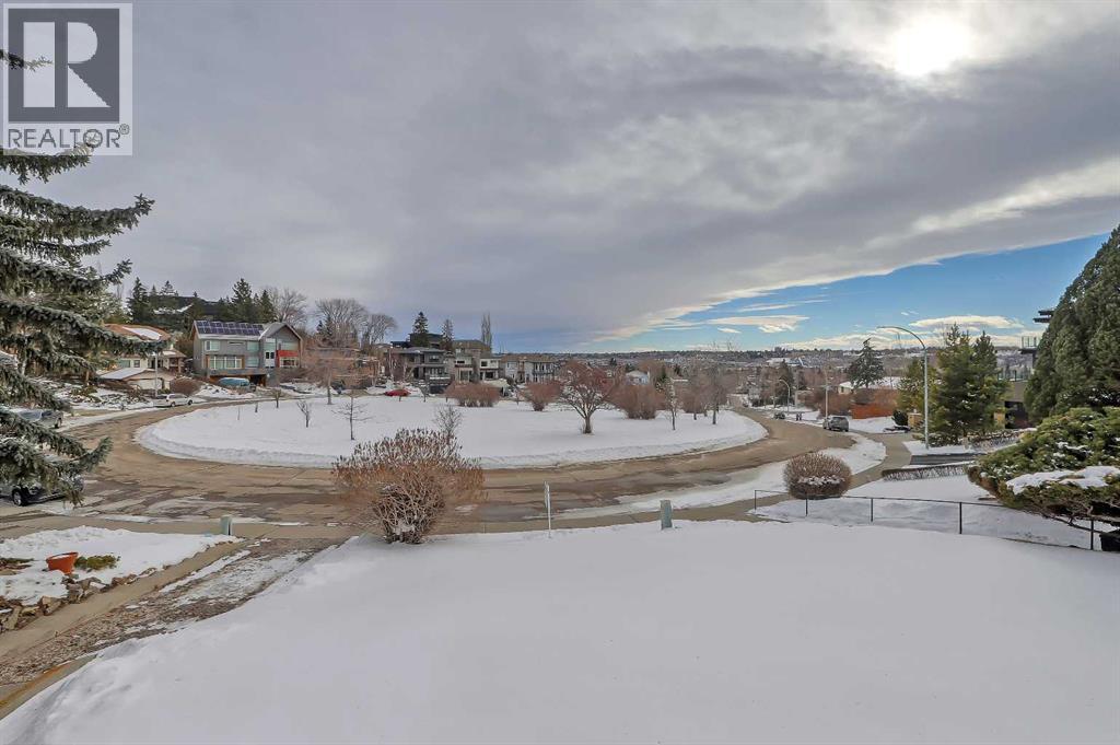 House for Sale in 13 Hawthorne Crescent NW|Calgary, Alberta T2N3V4 3