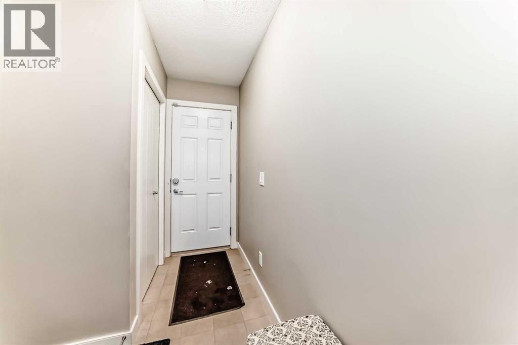 Row / Townhouse for Sale in 5 Redstone Circle NE|Calgary, Alberta T3N0M8 3