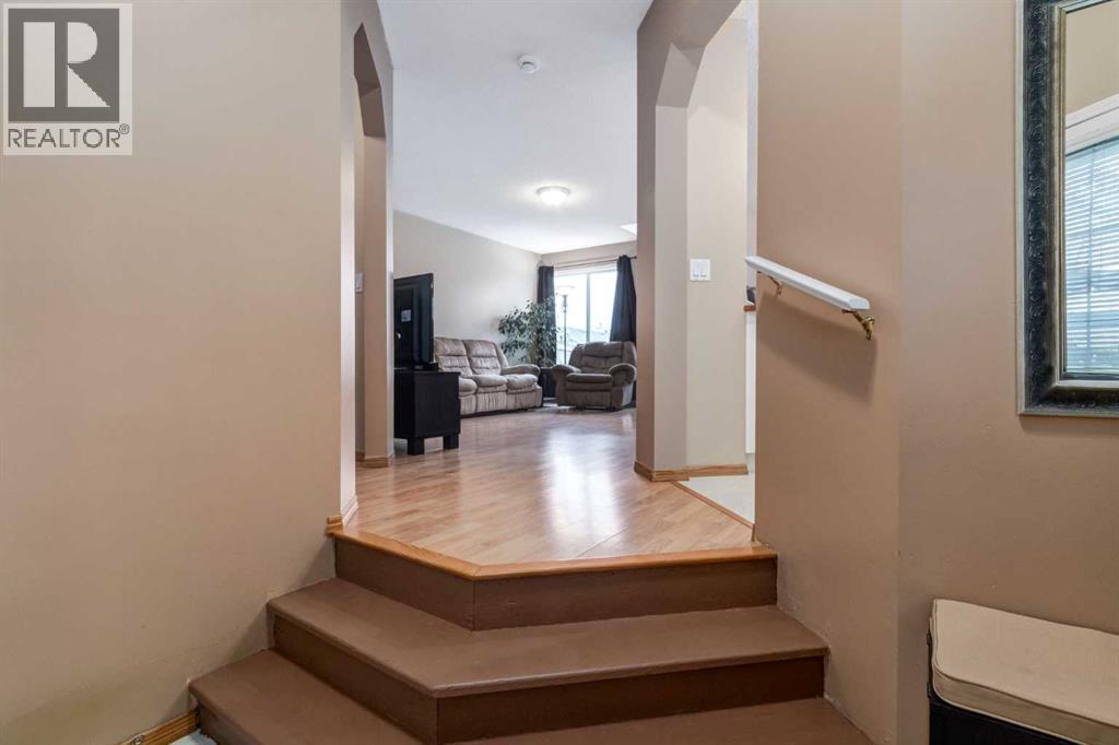 House for Sale in 168 Mt Apex Green SE|Calgary, Alberta T2Z2V5 4