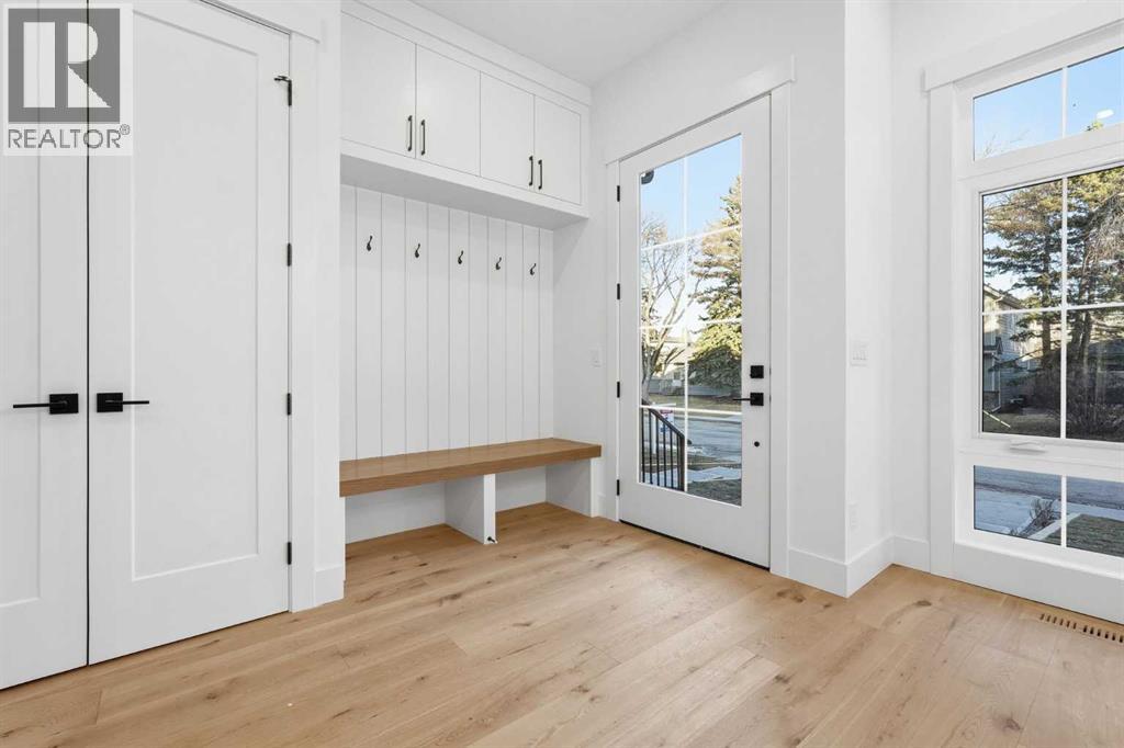 Duplex for Sale in 3515 42 Street SW|Calgary, Alberta T3E3M7 3