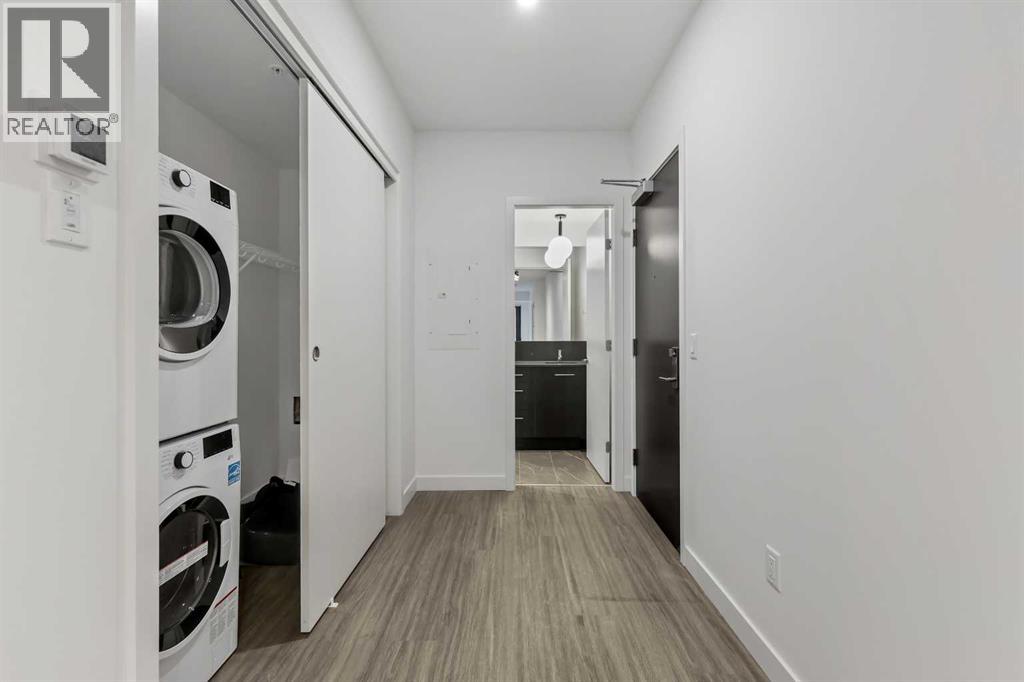 Apartment for Sale in 207, 730 2 Avenue SW|Calgary, Alberta T2P1R8 4