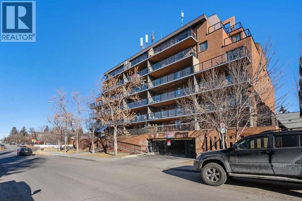 Apartment for Sale in 306, 1900 25A Street SW|Calgary, Alberta T3E1Y5 4