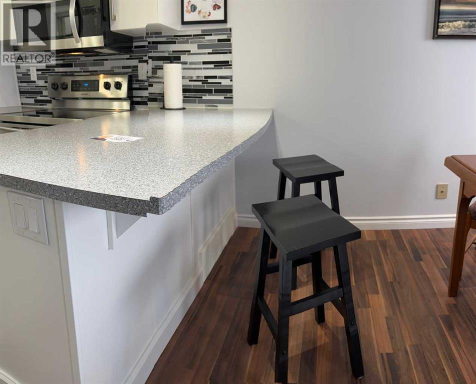 Row / Townhouse for Sale in 65 Storybook Gardens NW|Calgary, Alberta T3G1Y7 4