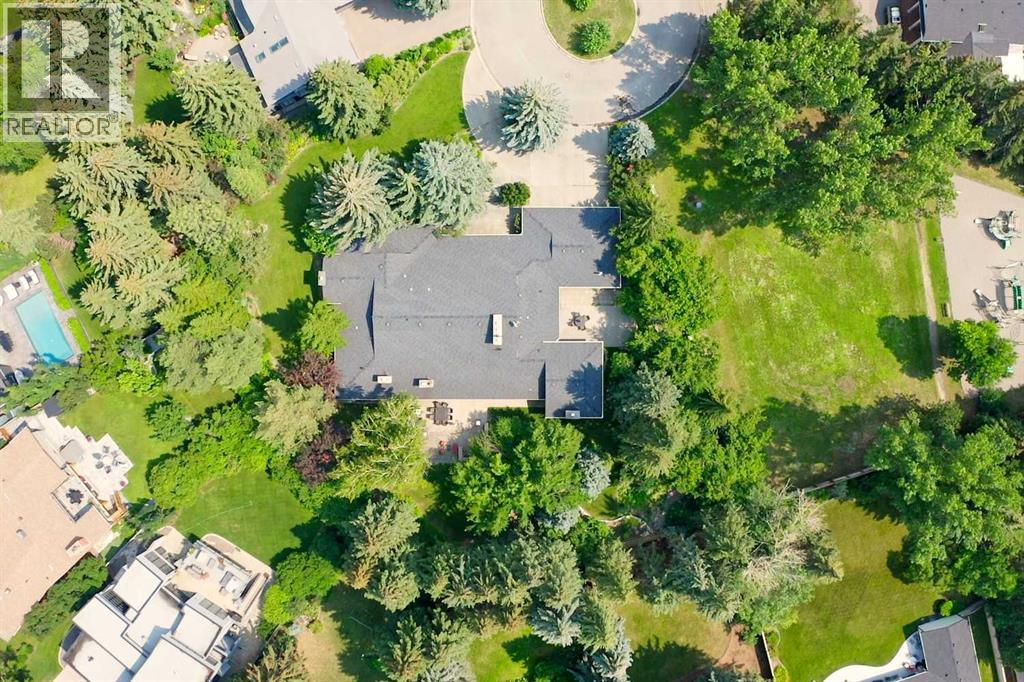 House for Sale in 40 Eagle Ridge Place SW|Calgary, Alberta T2V2V8 4