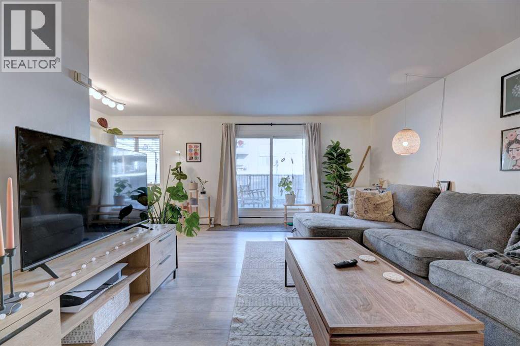 Apartment for Sale in 202, 732 57 Avenue SW|Calgary, Alberta T2V2H4 5