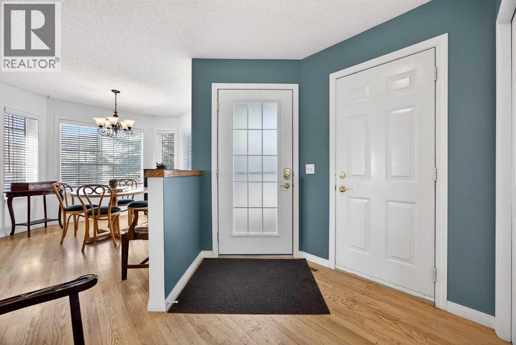 Row / Townhouse for Sale in 501 Citadel Terrace NW|Calgary, Alberta T3G3X3 4