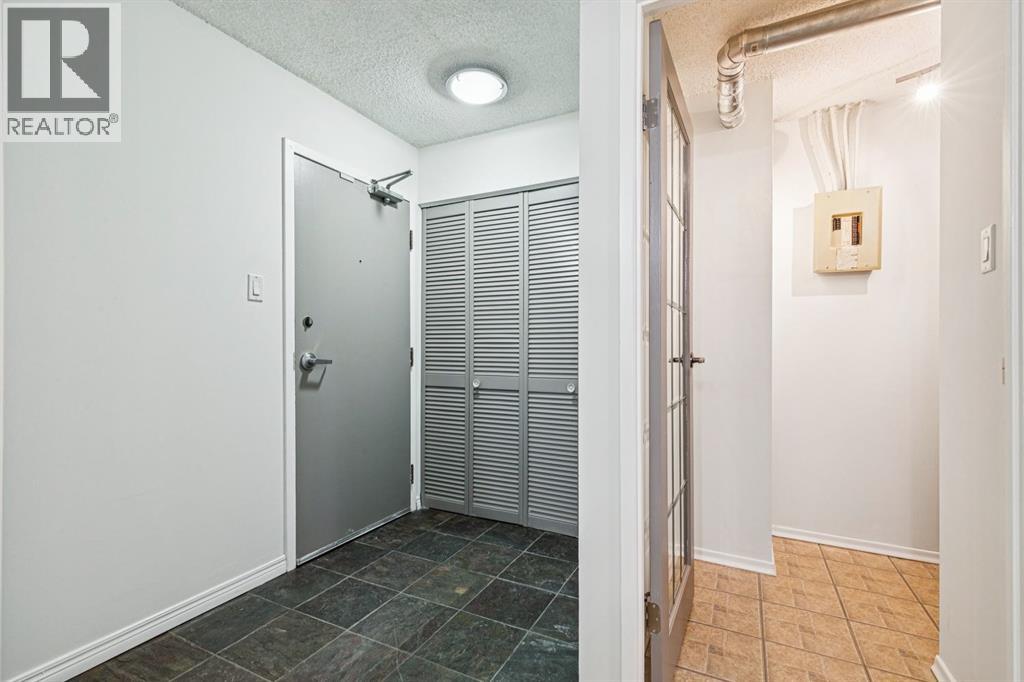 Apartment for Sale in 404, 537 14 Avenue SW|Calgary, Alberta T2R0M7 5