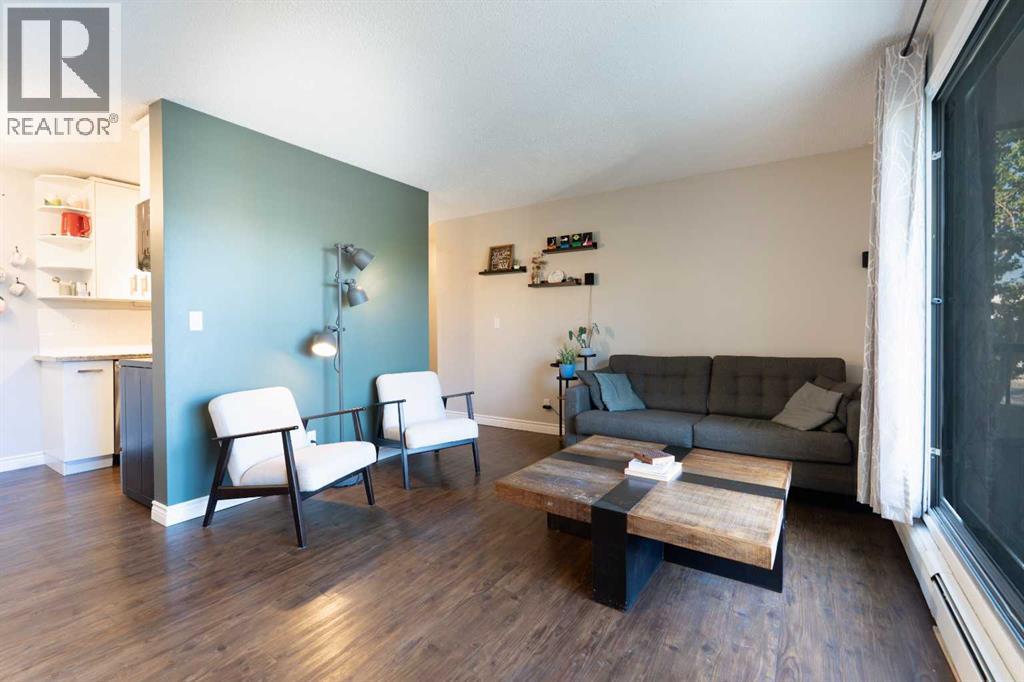 Apartment for Sale in 305, 1829 11 Avenue SW|Calgary, Alberta T3C0N7 2