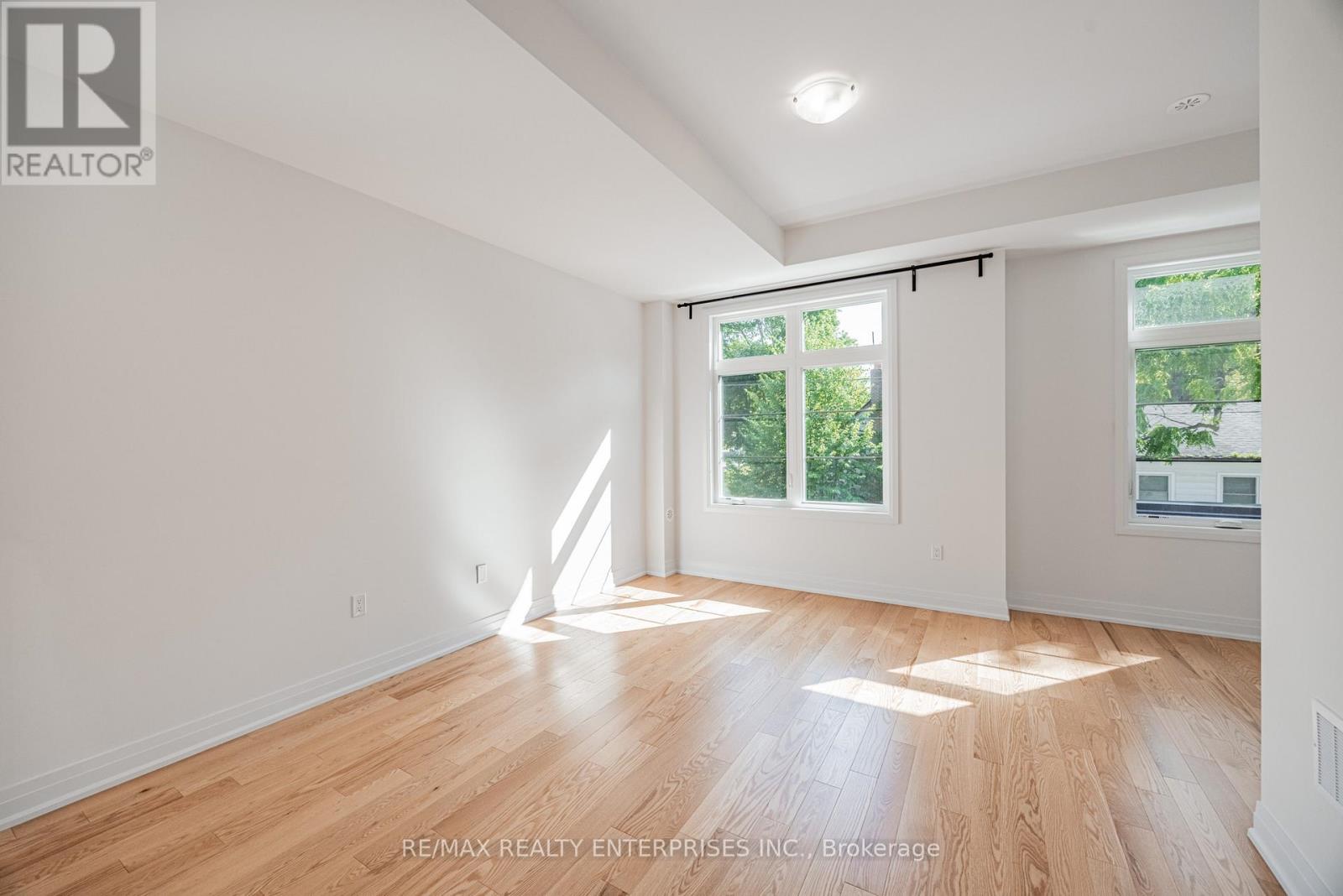 Row / Townhouse for Sale in 209 WYNDHAM STREET|Mississauga (Streetsville), Ontario L5M2S5 4