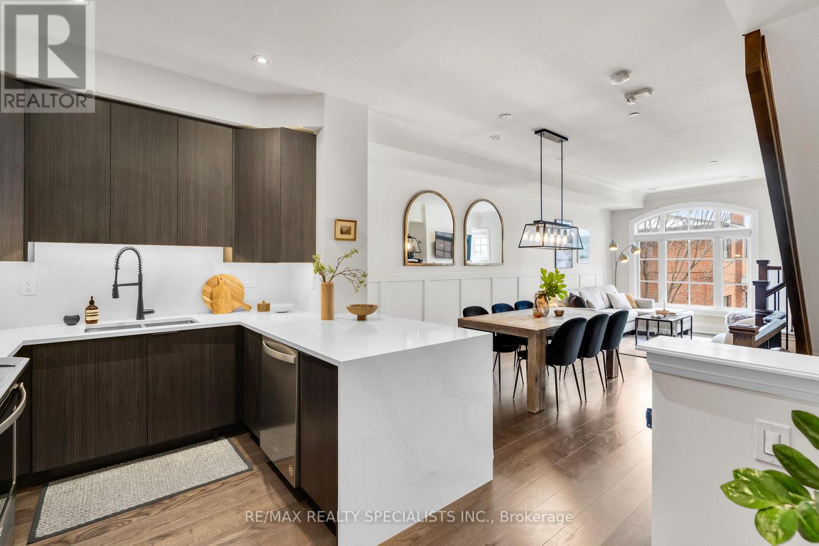 Row / Townhouse for Sale in 71 - 71 ELDER AVENUE|Toronto (Long Branch), Ontario M8W0B8