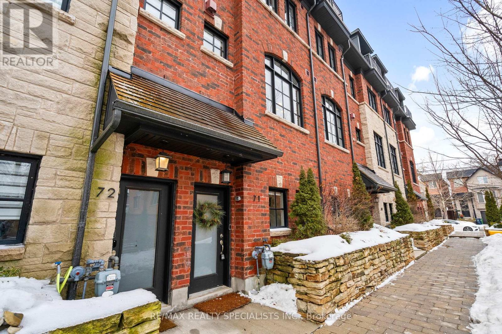 Row / Townhouse for Sale in 71 - 71 ELDER AVENUE|Toronto (Long Branch), Ontario M8W0B8 2