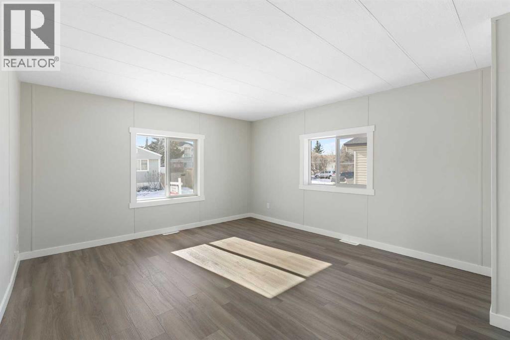 Mobile Home for Sale in 40, 6220 17 Avenue SE|Calgary, Alberta T2A0W6 5